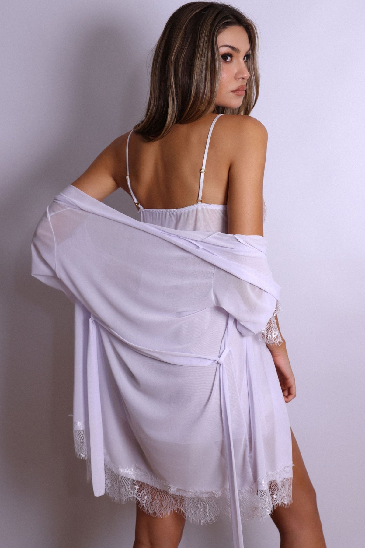 Aiah Lace Slip &amp; Robe Set – White